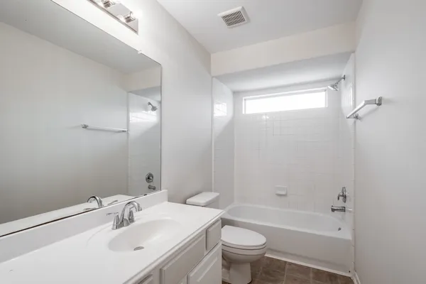 $2,400 | 10019 Lynnwood Drive, Baytown, TX 77521