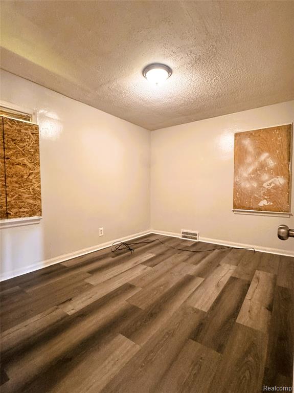 8835 Whitcomb Detroit, MI 48228 - Photo 16 of 22 Gallery Image 16