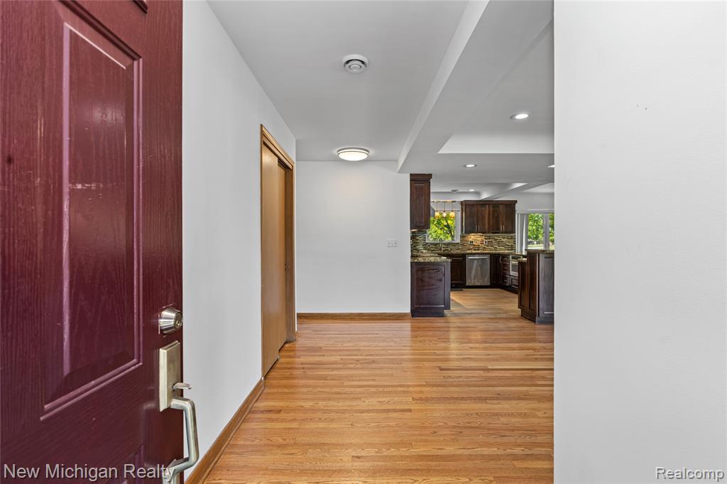 8359 Chicago Road Warren, MI 48093 - Photo 5 of 74