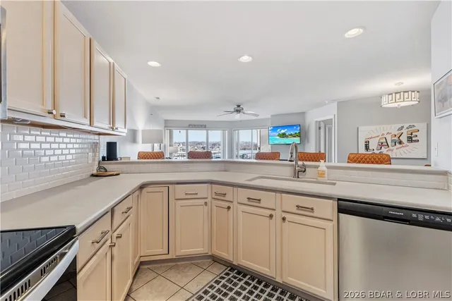 $345,000 | 245 Bristol Bay Drive, Unit 2B, Lake Ozark, MO 65049