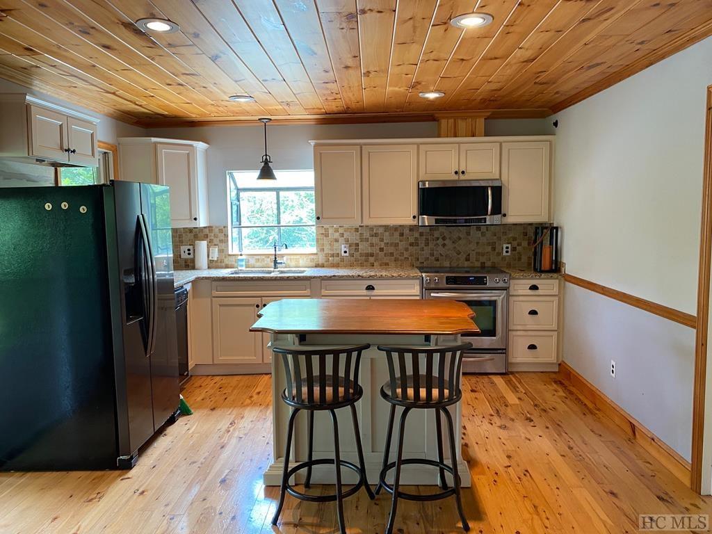 54 Whisper Mountain Road Franklin, NC 28734 - Photo 7 of 25 Gallery Image 7