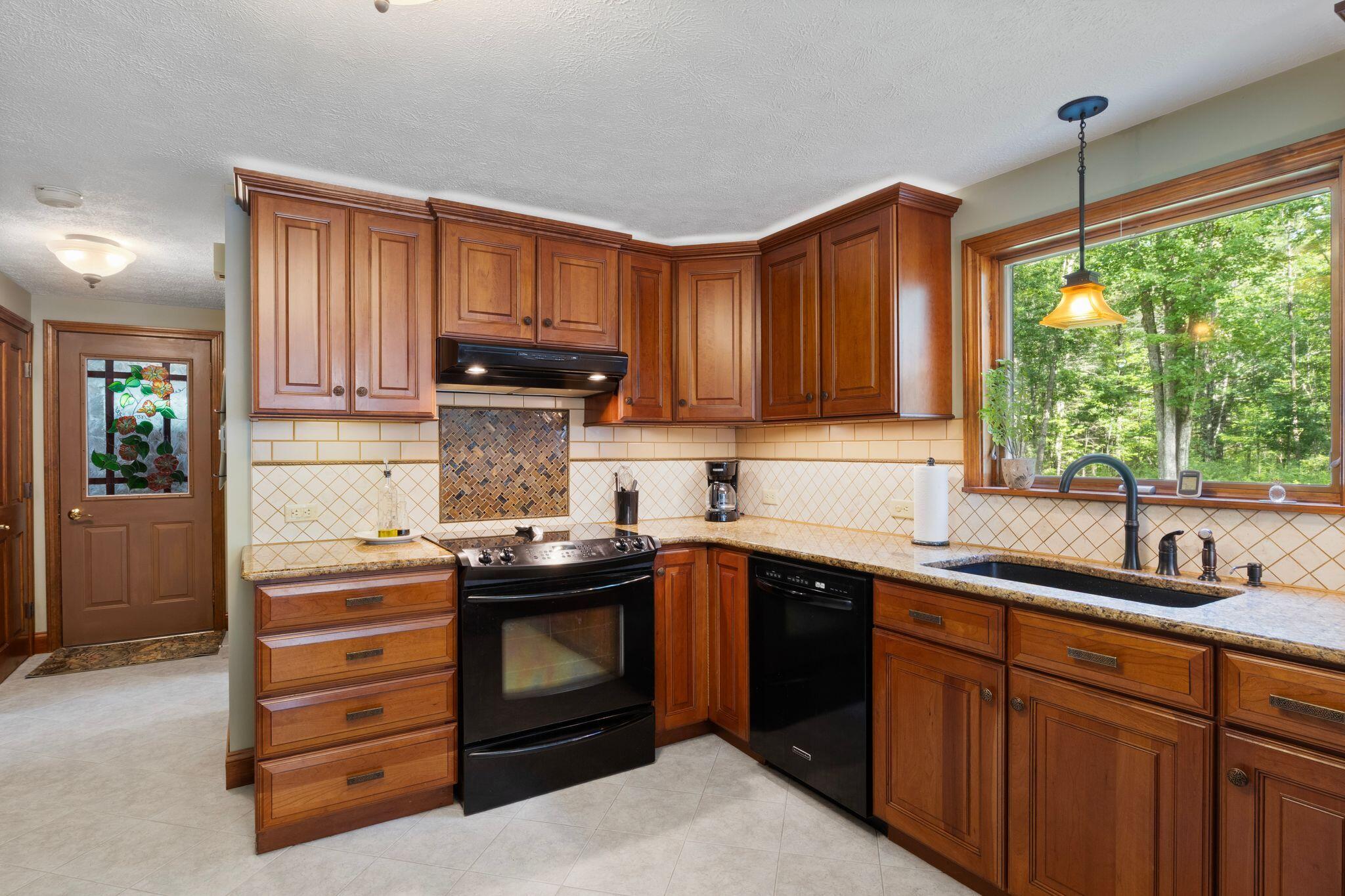 190 Glenwood Road Wells, ME 04090 - Photo 16 of 56 Kitchen
