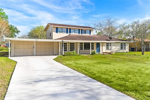 $2,400 | 411 Rolling Acres Drive, Corpus Christi, TX 78410