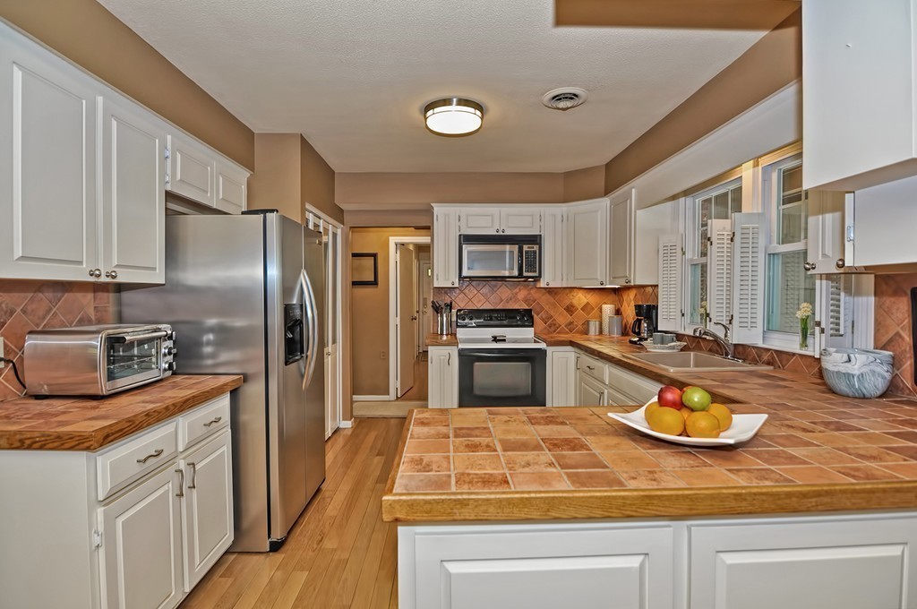 52 Lincoln Road Sharon, MA 02067 - Photo 8 of 30 Gallery Image 8