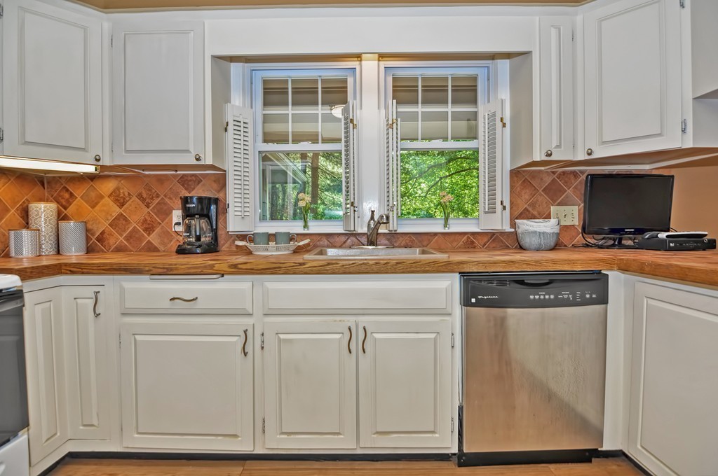 52 Lincoln Road Sharon, MA 02067 - Photo 10 of 30 Gallery Image 10