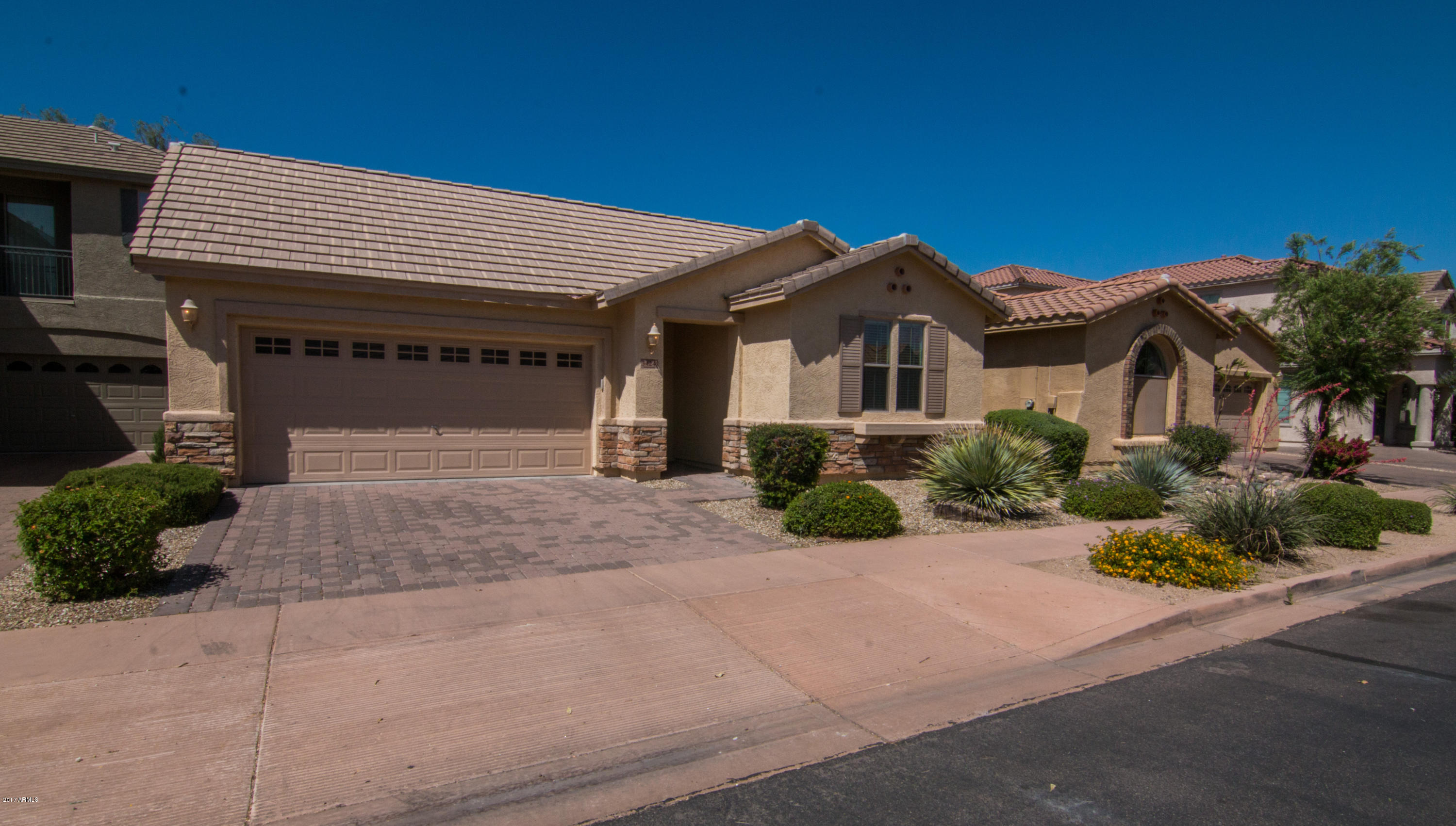 3424 West Florimond Road Phoenix, AZ 85086 - Photo 5 of 20 IMG_1188-21