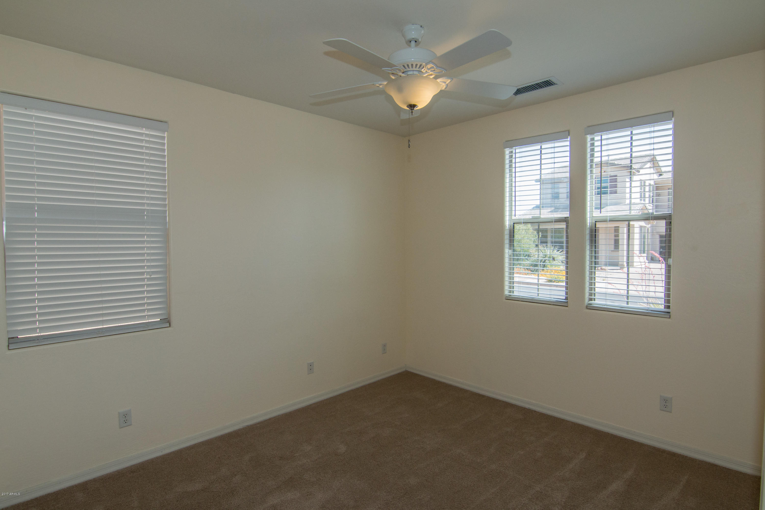 3424 West Florimond Road Phoenix, AZ 85086 - Photo 7 of 20 IMG_1185-19