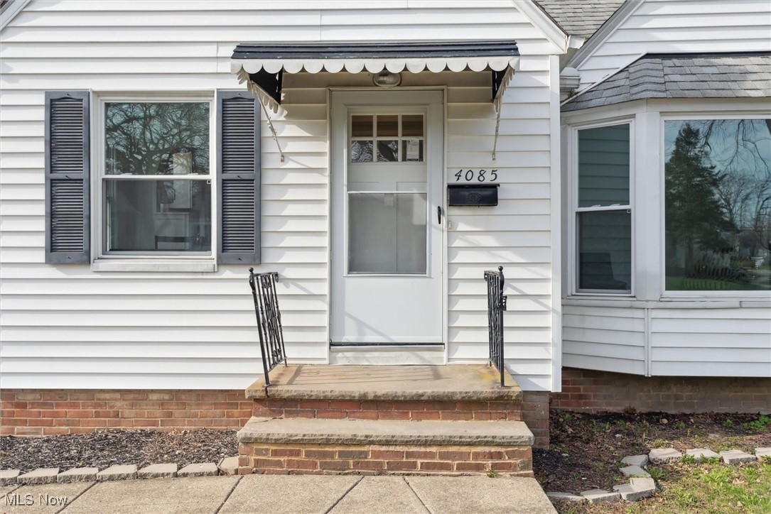 4085 Bayard Road Cleveland, OH 44121 - Photo 5 of 38