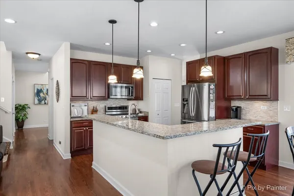 $589,900 | 1124 Amelia Court, Indian Creek, IL 60061