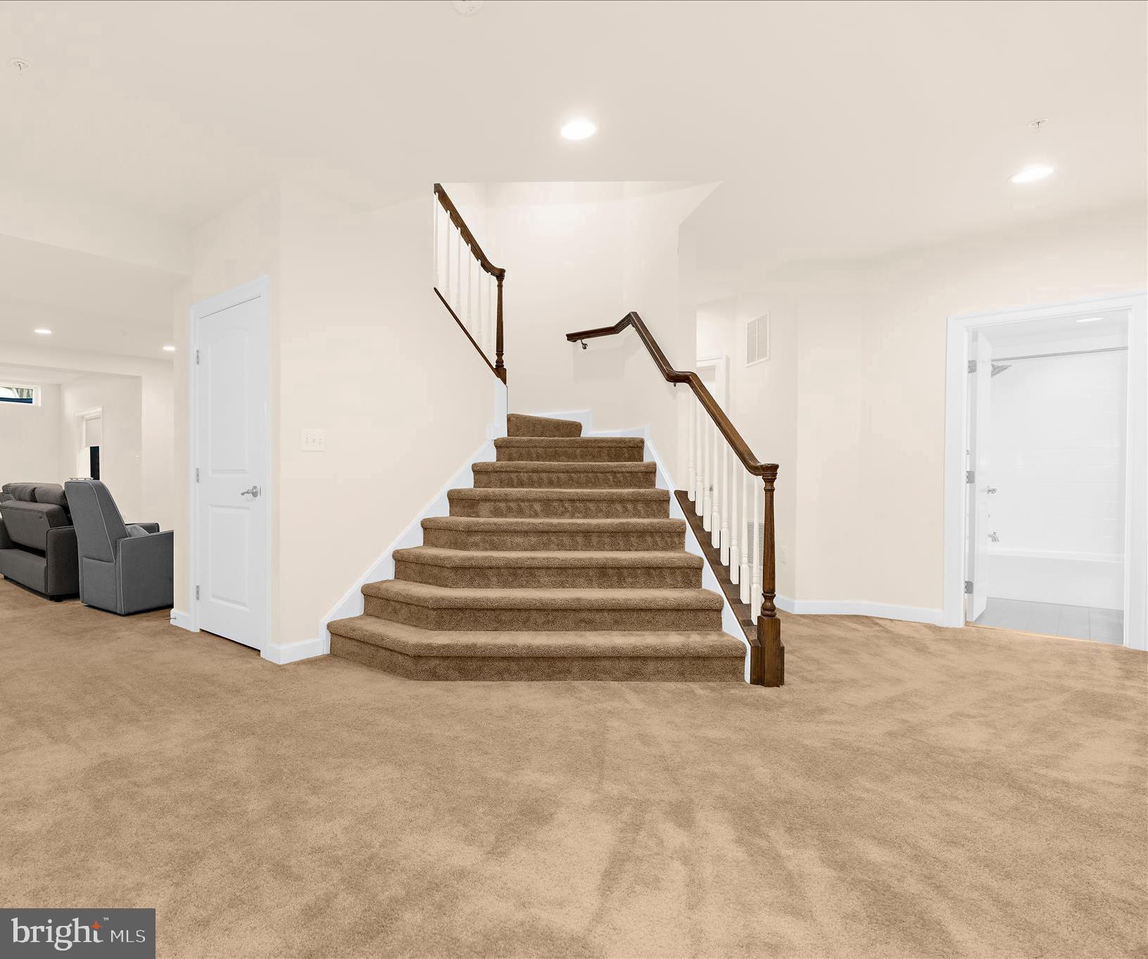 830 Sebastian Lane Gambrills, MD 21054 - Photo 46 of 63 Grand staircase