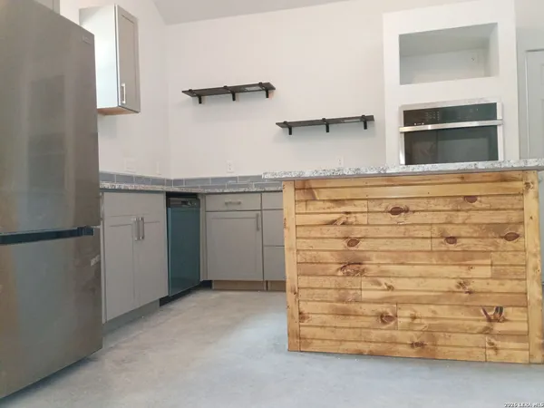 $1,600 | 270 Ridgerock Drive, Canyon Lake, TX 78133