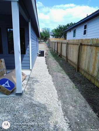 $1,600 | 270 Ridgerock Drive, Canyon Lake, TX 78133