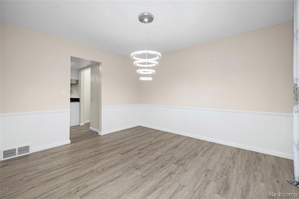 5738 Pebbleshire Road Bloomfield Hills, MI 48301 - Photo 7 of 37