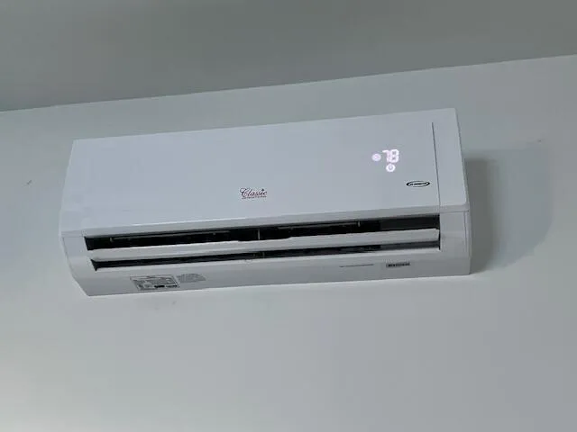 a close up view of washer and dryer