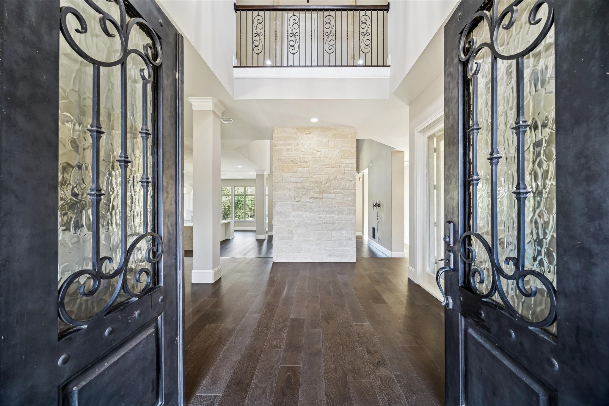 21018 Kings River Point Kingwood, TX 77346 - Photo 6 of 50 a view of an entryway with wooden floor