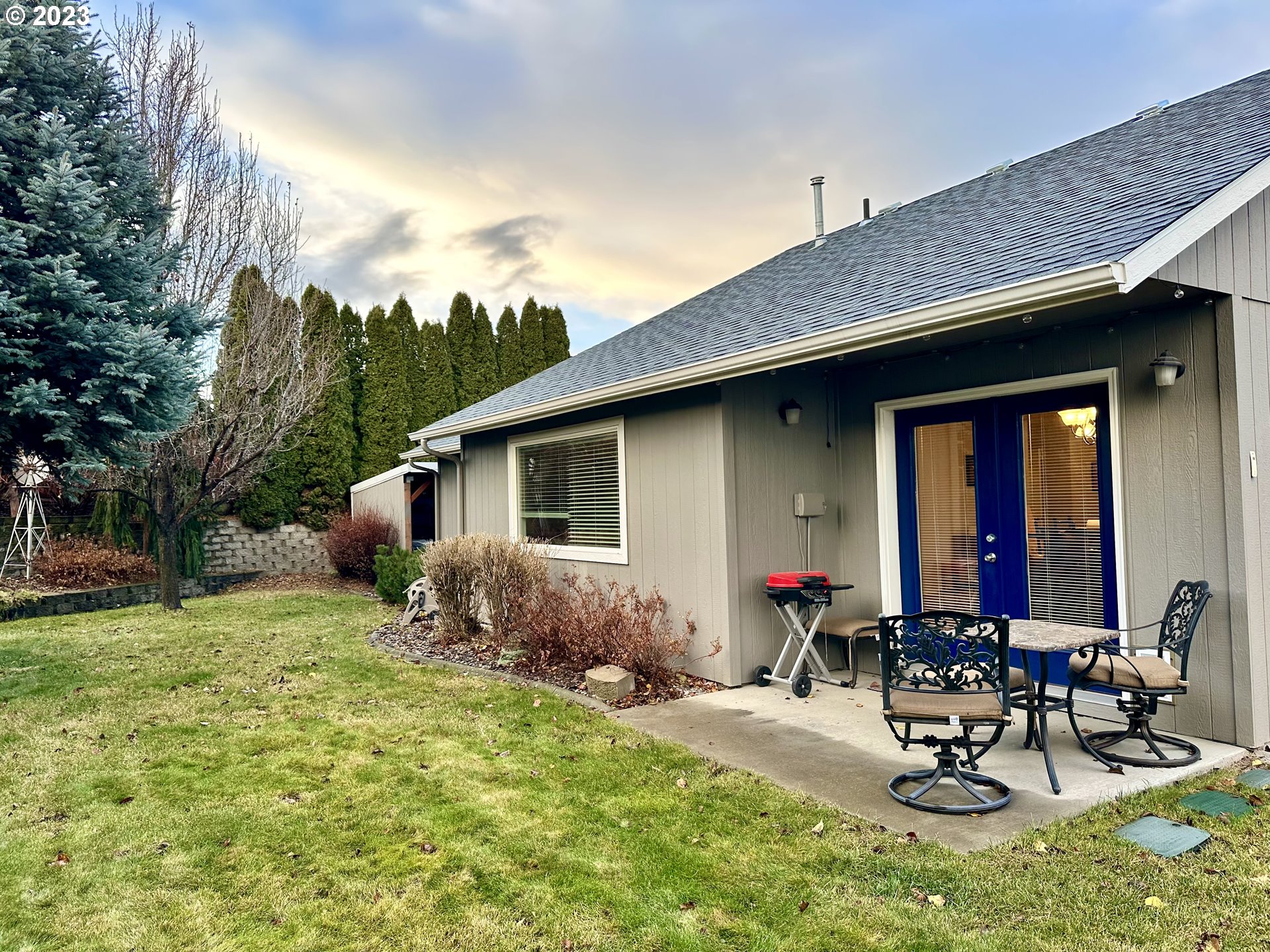 1604 Southwest 2nd Street Pendleton, OR 97801 - Photo 3 of 20 a house view with a sitting space and garden space