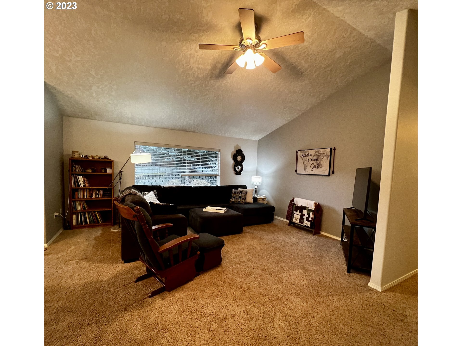 1604 Southwest 2nd Street Pendleton, OR 97801 - Photo 4 of 20 a living room with furniture and a window