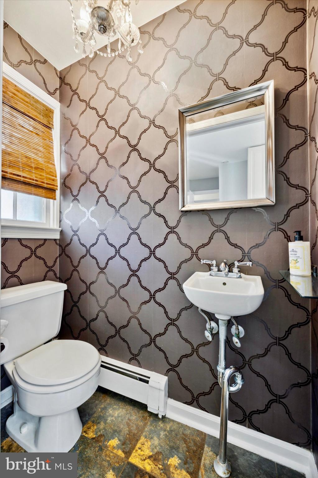805 Malin Road Newtown Square, PA 19073 - Photo 25 of 48 1st floor Powder room