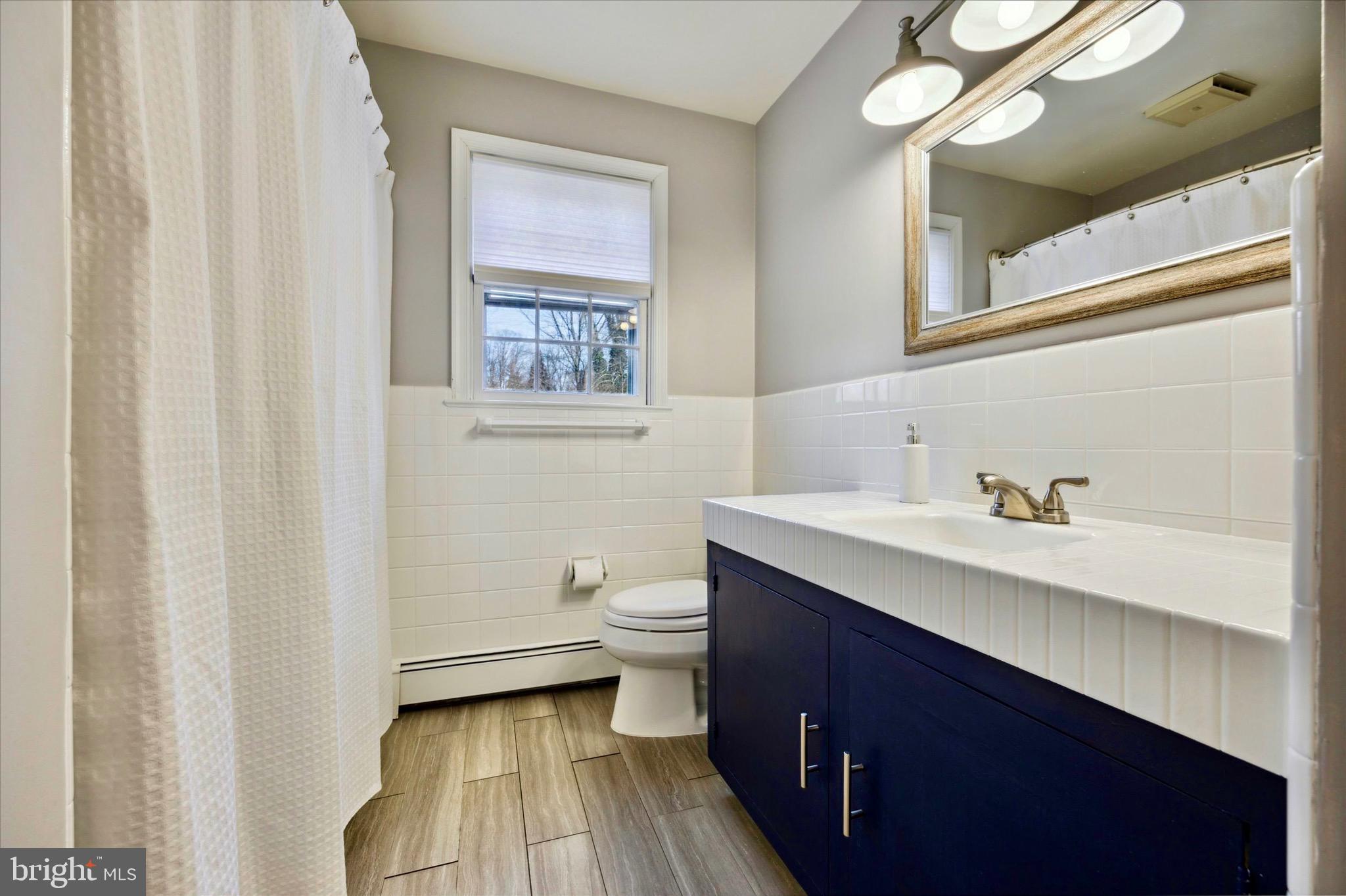 805 Malin Road Newtown Square, PA 19073 - Photo 32 of 48 Hall Full Bath