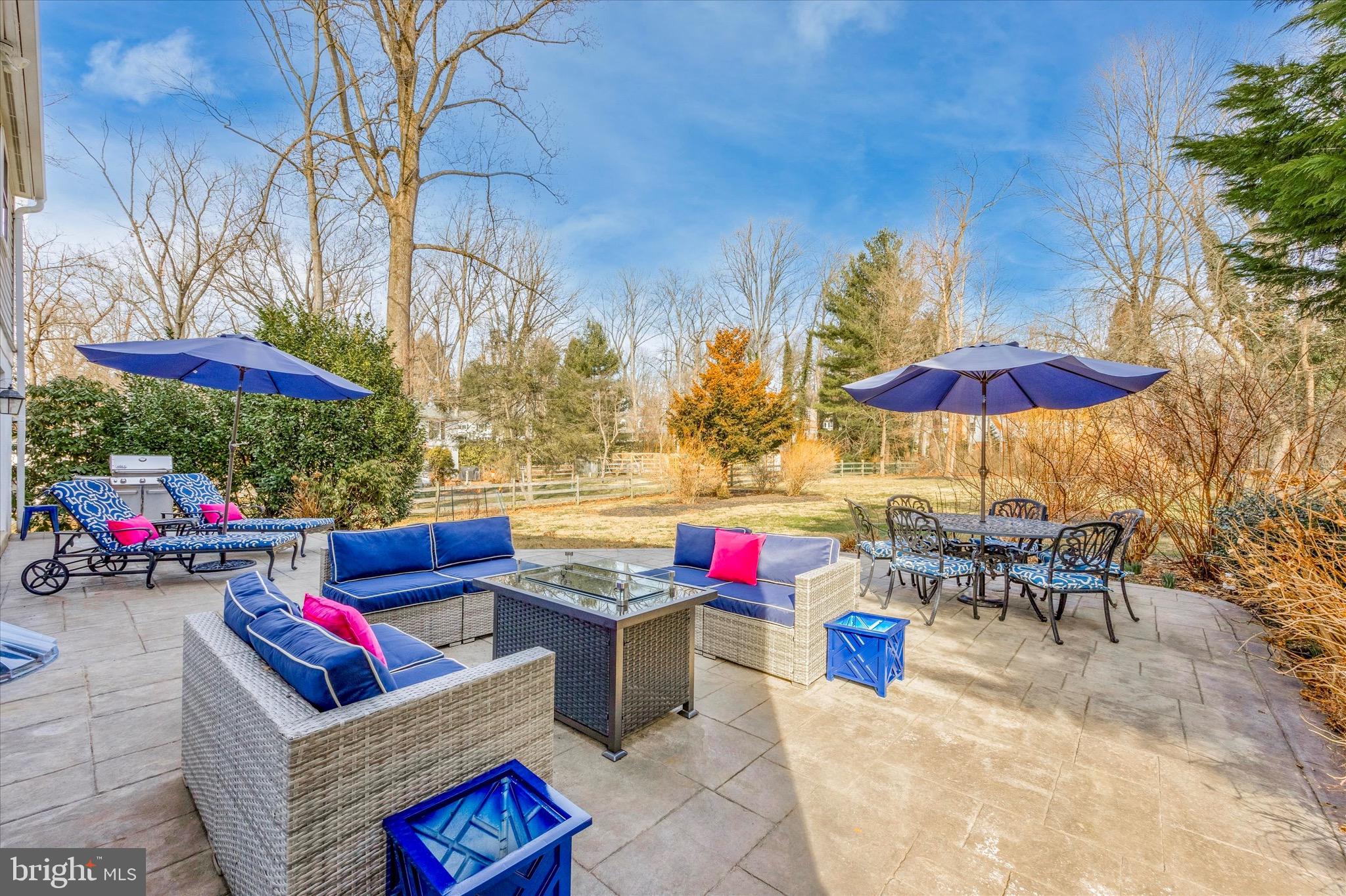805 Malin Road Newtown Square, PA 19073 - Photo 6 of 48 Invite your friends over for a drink!