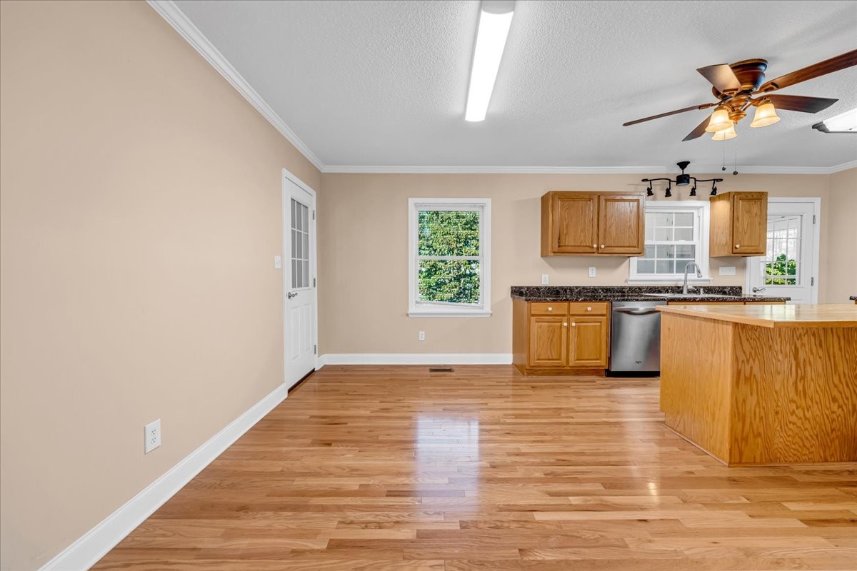 102 2nd Avenue North Decherd, TN 37324 - Photo 15 of 28