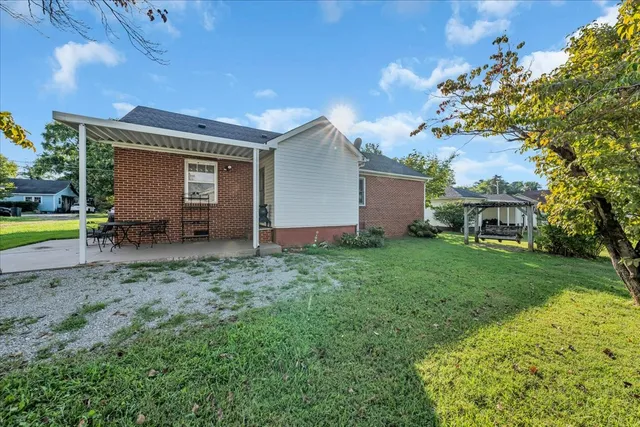 $218,750 | 102 2nd Avenue North, Decherd, TN 37324