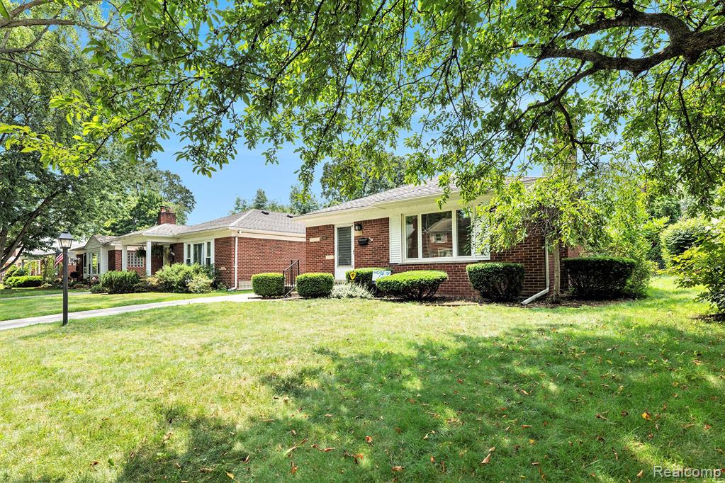 1863 Prestwick Road Grosse Pointe, MI 48236 - Photo 27 of 29