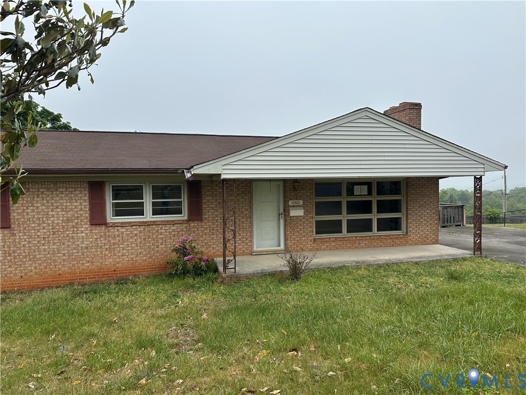865 Olney Road Vinton, VA 24179 - Photo 2 of 23