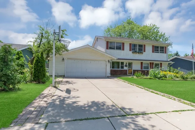 $550,000 | 1629 Syracuse Lane, Schaumburg, IL 60193