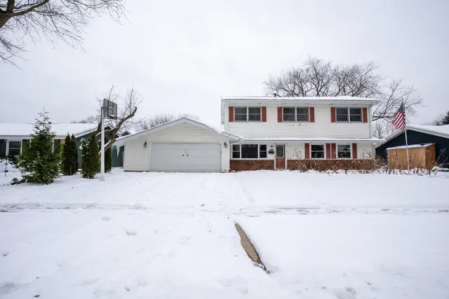 $550,000 | 1629 Syracuse Lane, Schaumburg, IL 60193