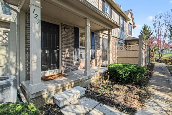 $1,950 | 125 Commons Circle, Saline, MI 48176