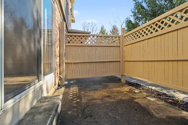 $1,950 | 125 Commons Circle, Saline, MI 48176