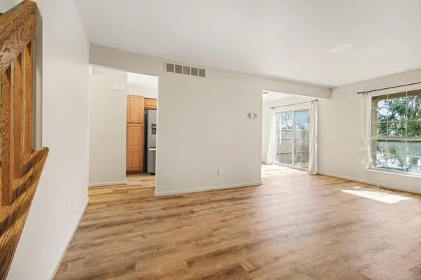 $1,950 | 125 Commons Circle, Saline, MI 48176