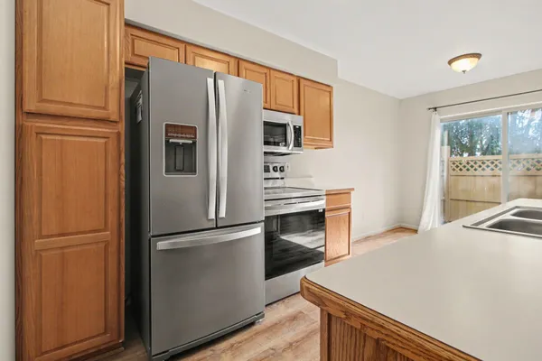 $1,950 | 125 Commons Circle, Saline, MI 48176