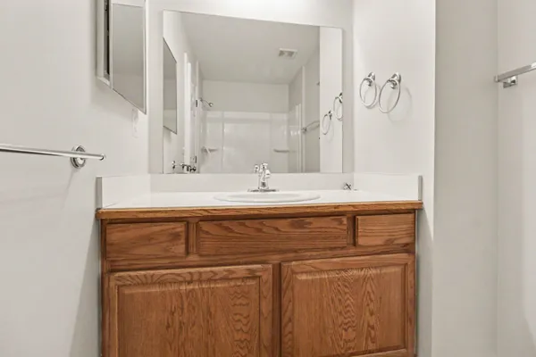 $1,950 | 125 Commons Circle, Saline, MI 48176