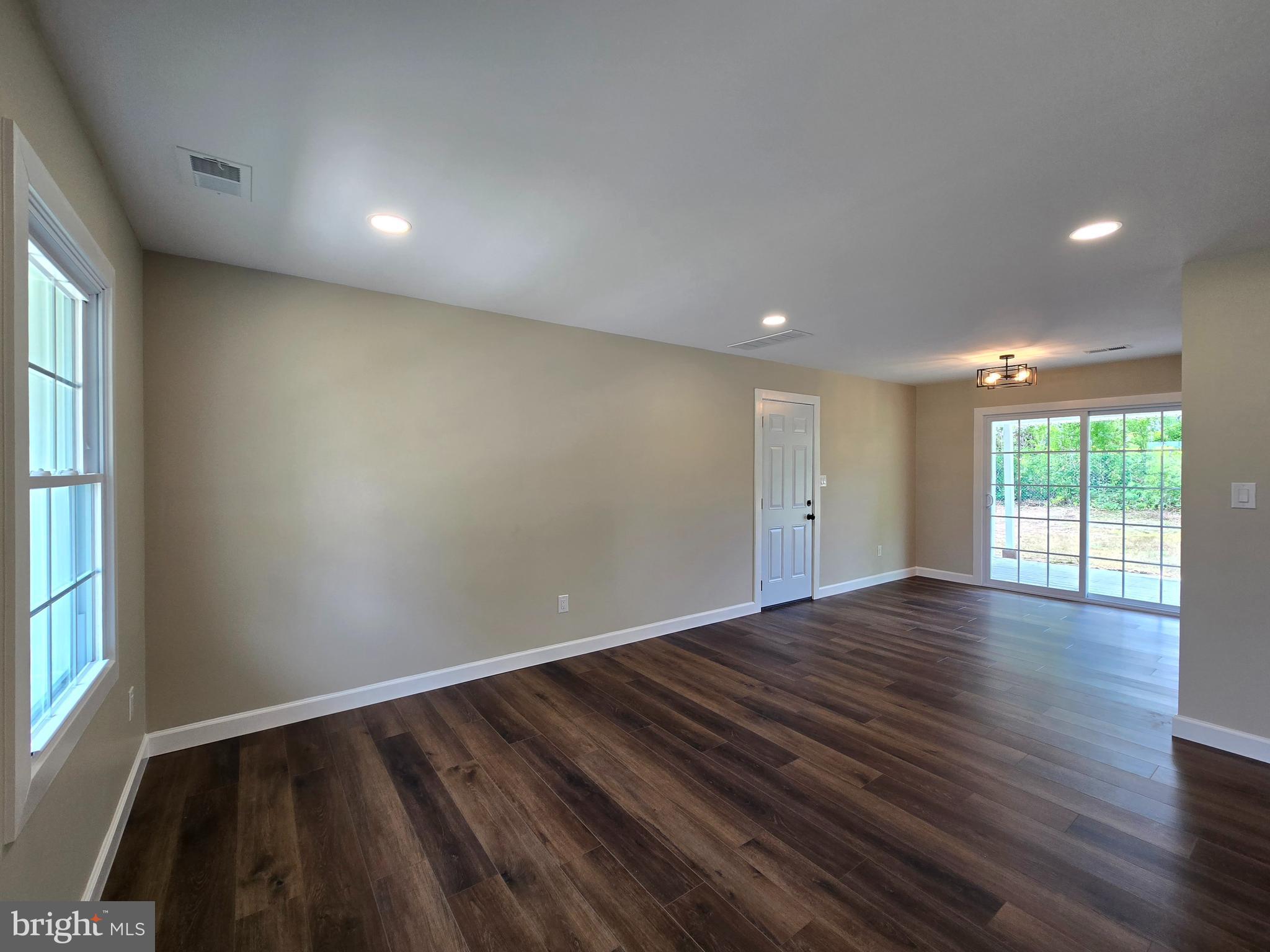 42 Crown Road Levittown, PA 19057 - Photo 7 of 37 Gallery Image 7
