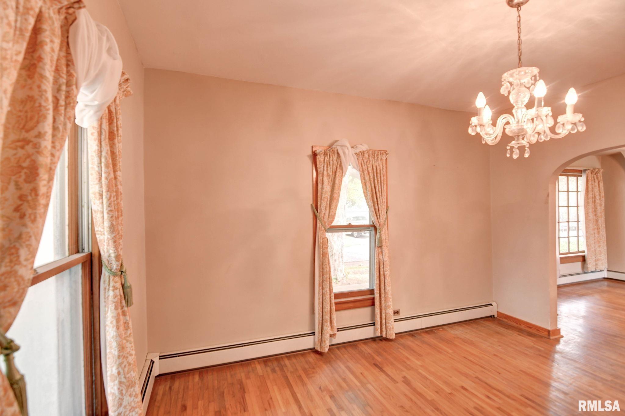 202 Livergood Street Stonington, IL 62567 - Photo 11 of 45