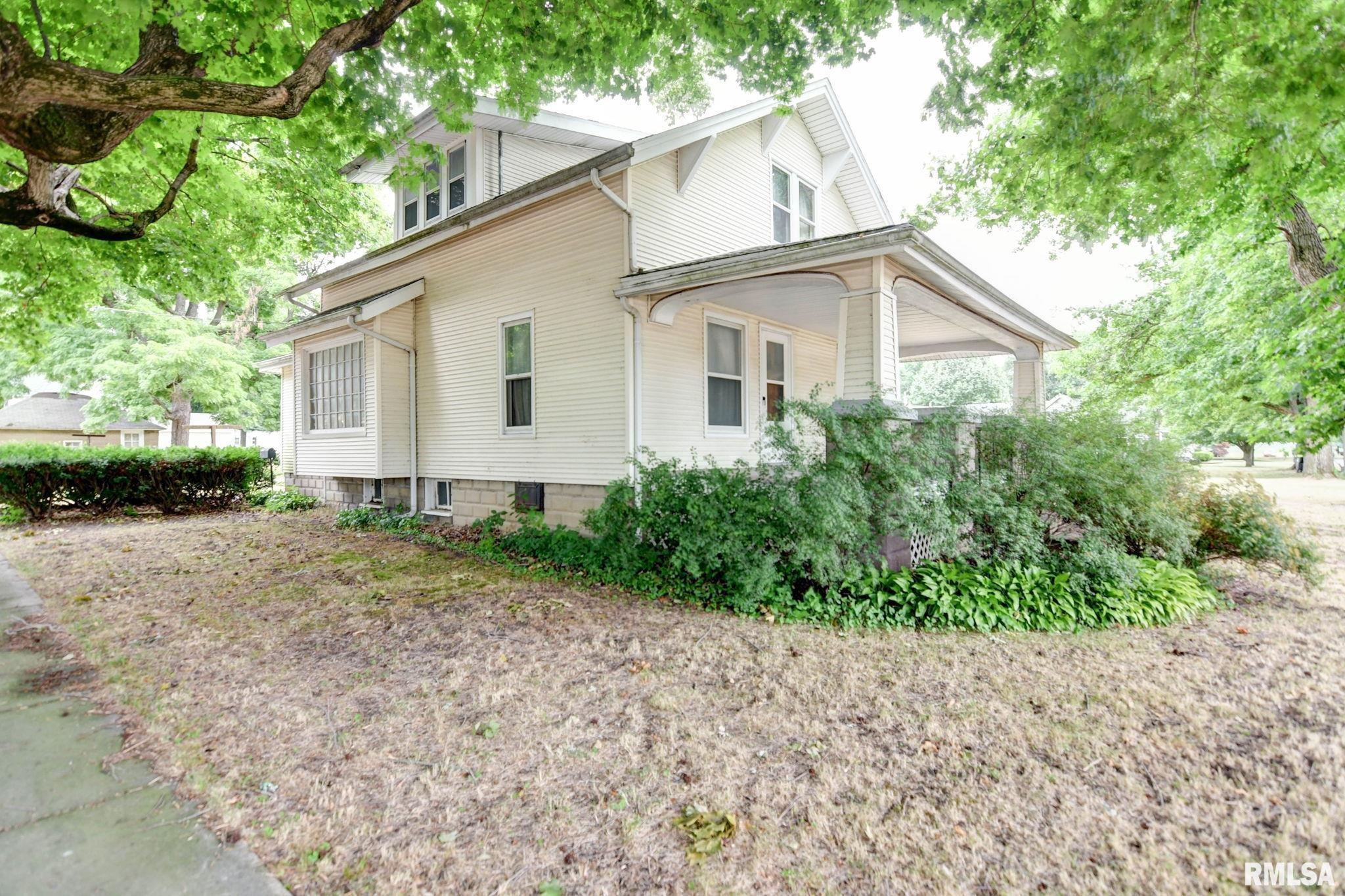 202 Livergood Street Stonington, IL 62567 - Photo 13 of 45