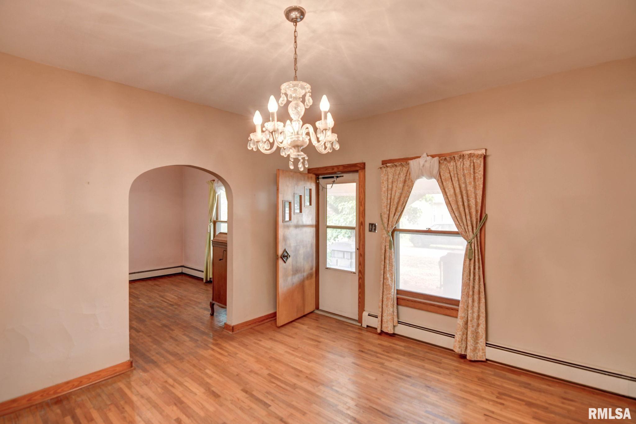 202 Livergood Street Stonington, IL 62567 - Photo 14 of 45