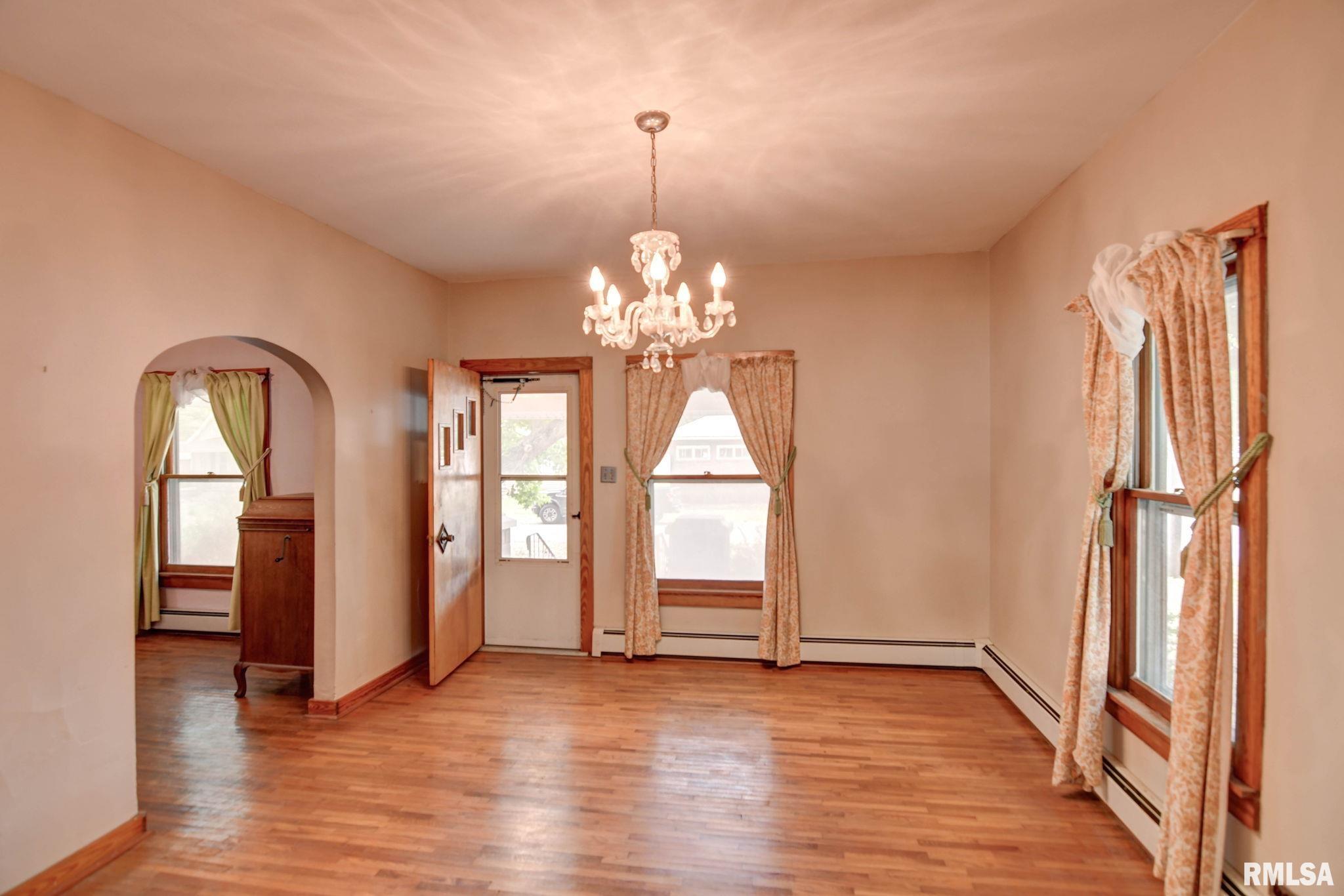 202 Livergood Street Stonington, IL 62567 - Photo 15 of 45
