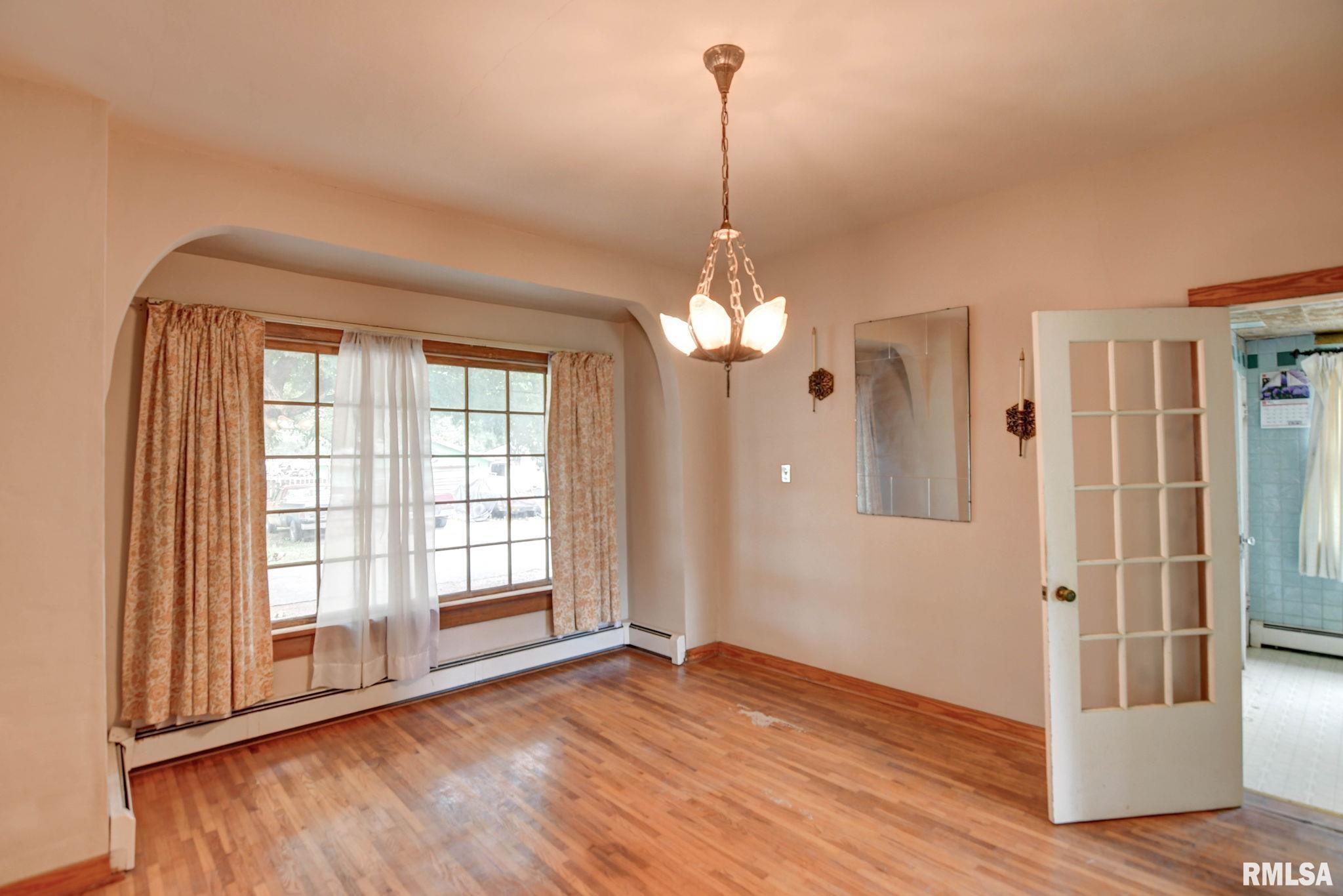 202 Livergood Street Stonington, IL 62567 - Photo 16 of 45