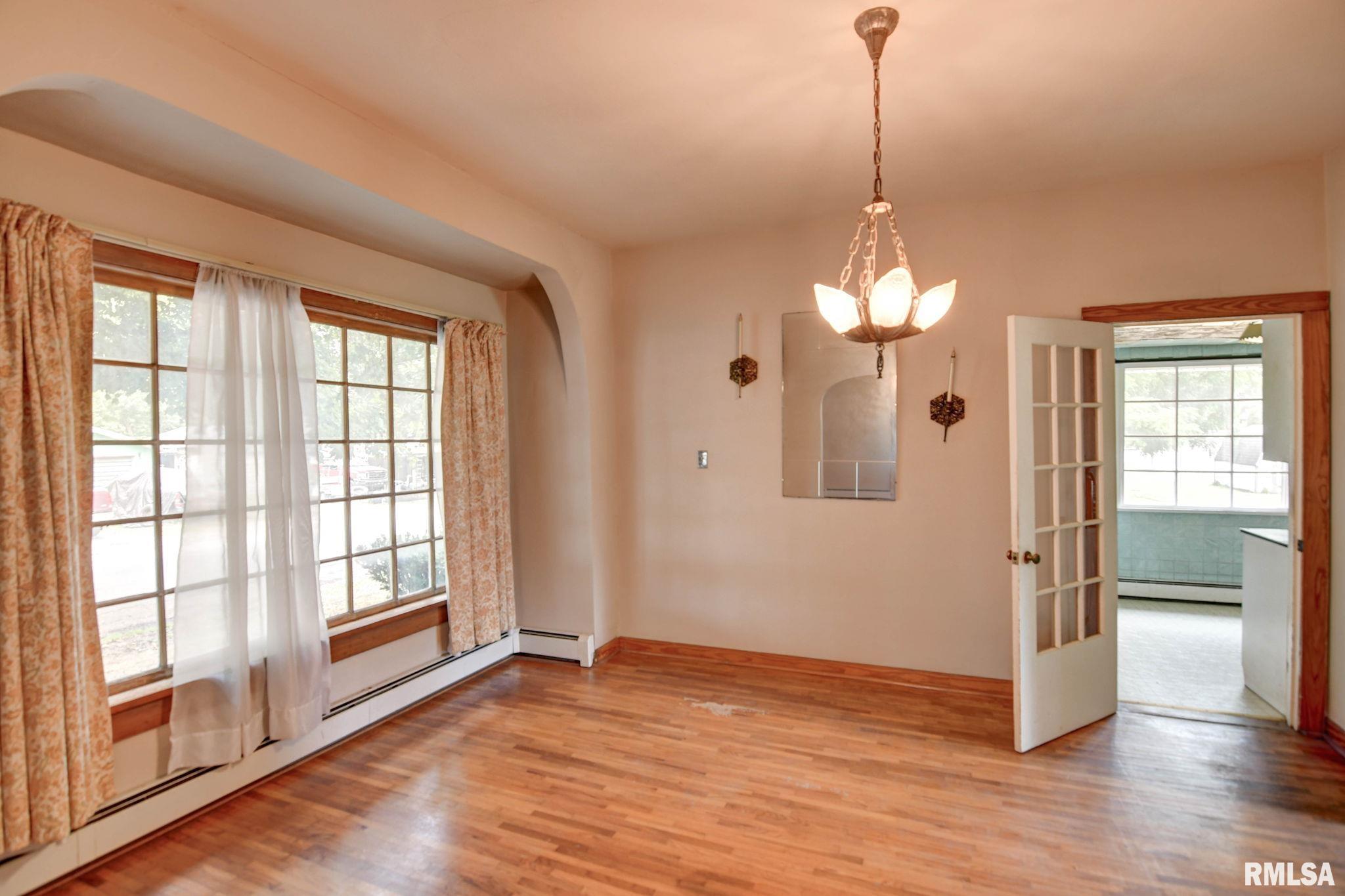 202 Livergood Street Stonington, IL 62567 - Photo 17 of 45