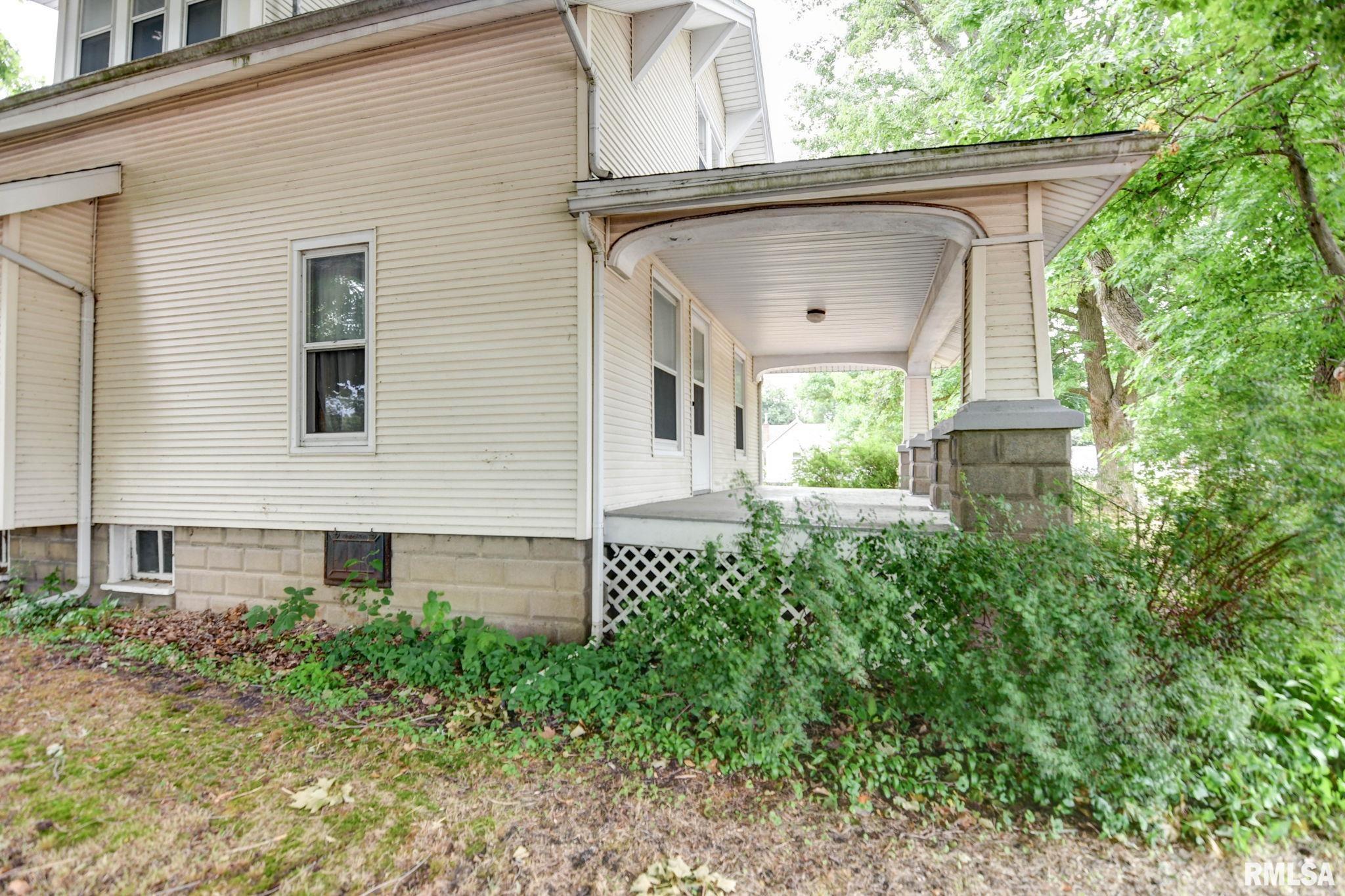 202 Livergood Street Stonington, IL 62567 - Photo 24 of 45
