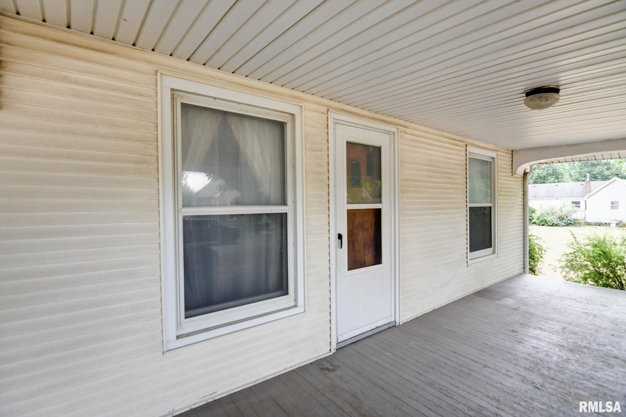 202 Livergood Street Stonington, IL 62567 - Photo 35 of 45