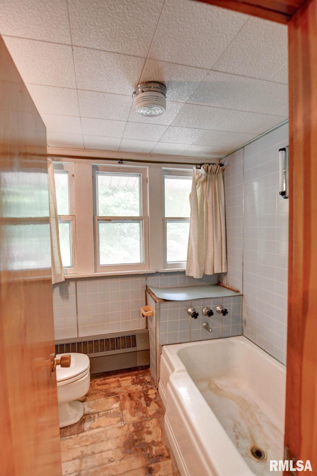202 Livergood Street Stonington, IL 62567 - Photo 37 of 45