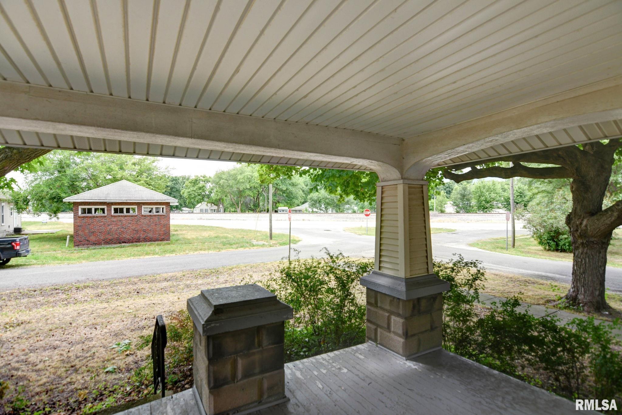 202 Livergood Street Stonington, IL 62567 - Photo 42 of 45