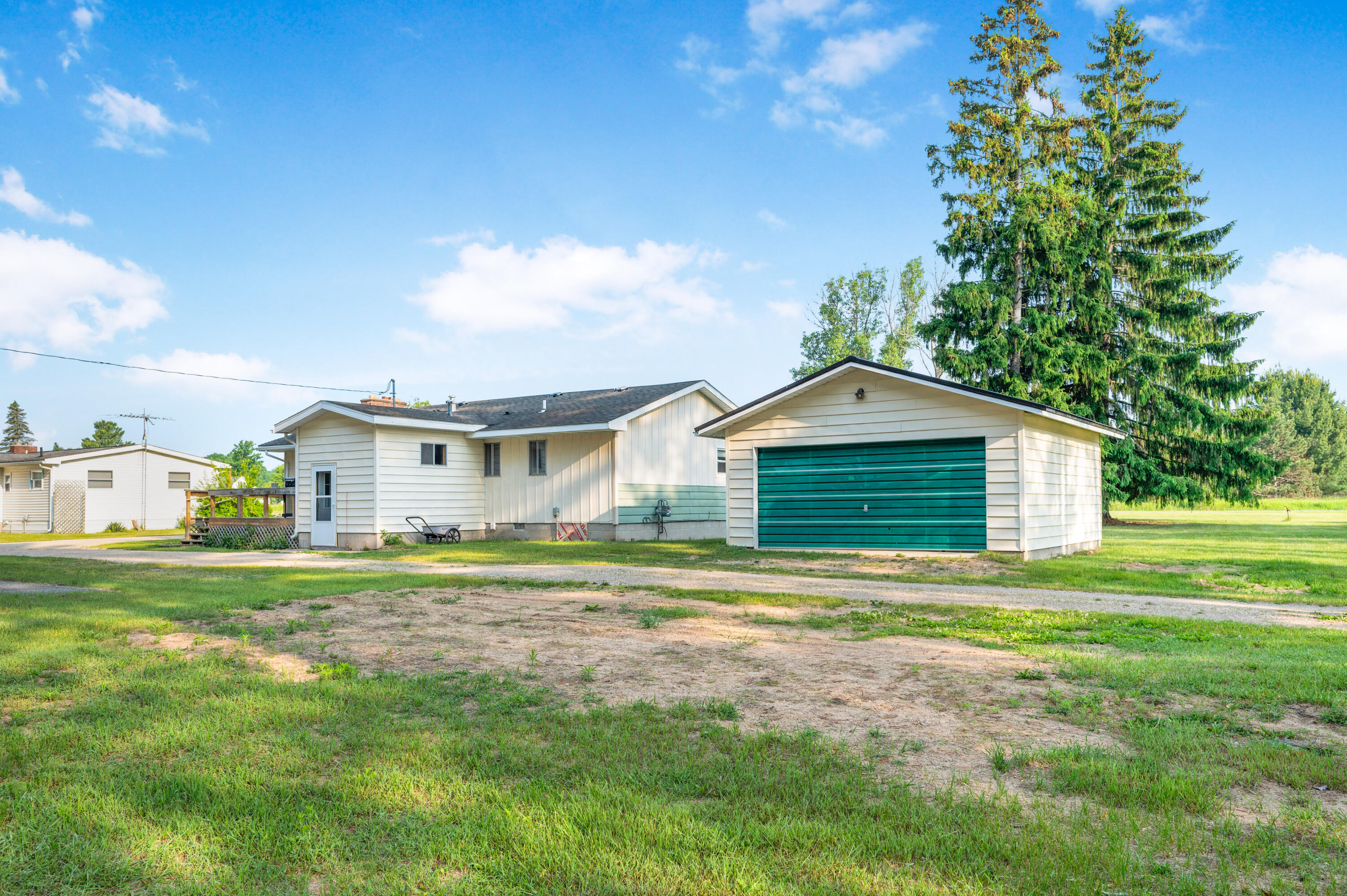 7873 River Road Evart, MI 49631 - Photo 6 of 24 7873-RiverAve-Evart-18