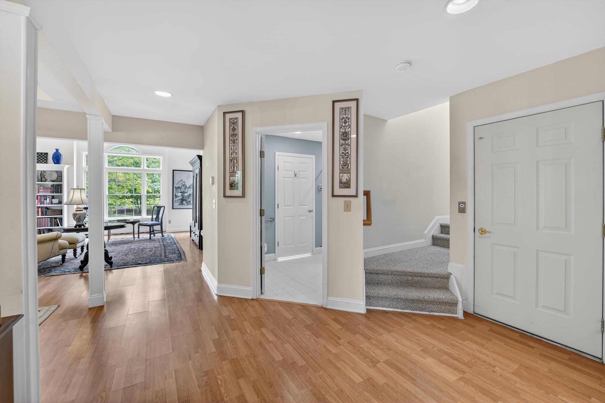 6 Hedge Row Road Princeton, NJ 08540 - Photo 4 of 32 Living Room