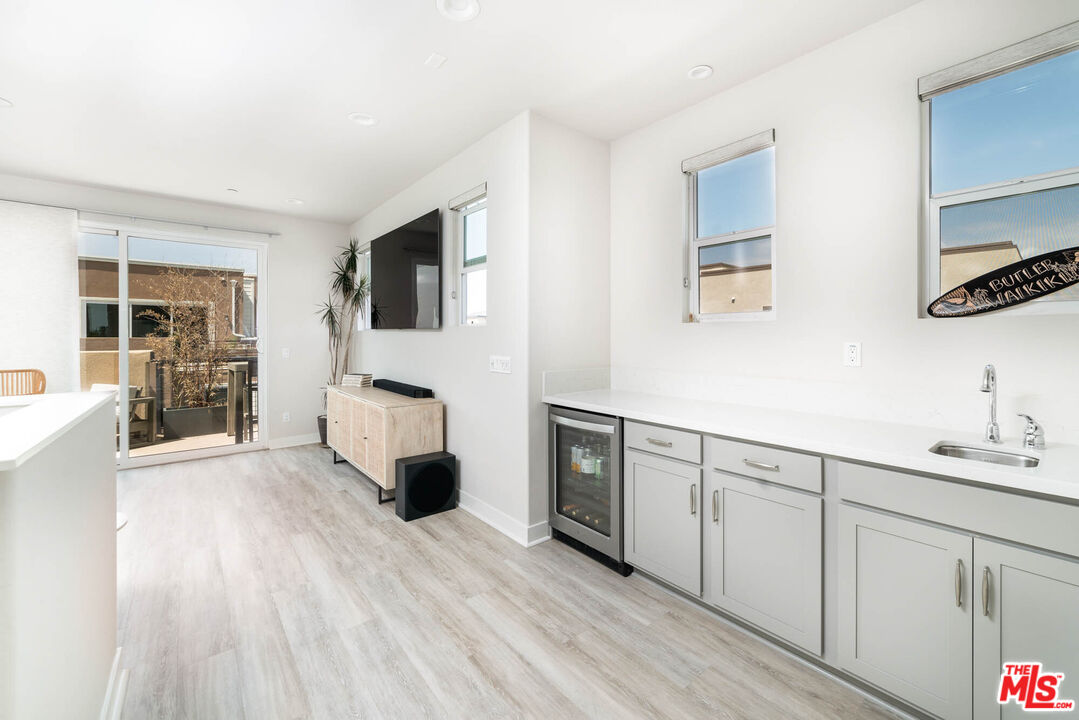 587 Daniel Freeman Circle Inglewood, CA 90301 - Photo 16 of 25