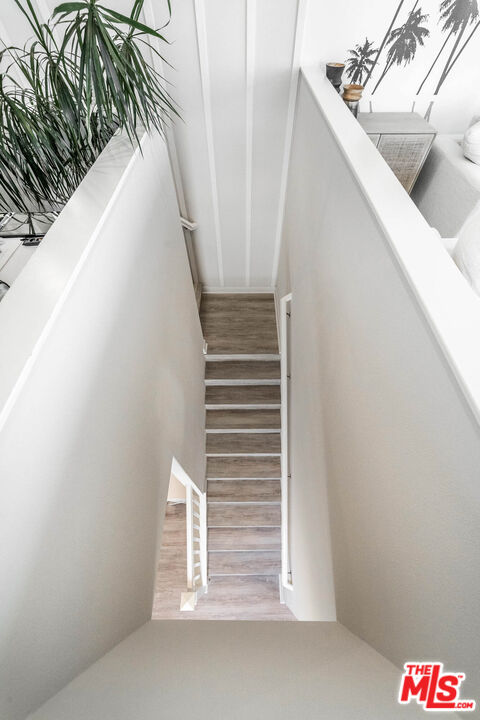 587 Daniel Freeman Circle Inglewood, CA 90301 - Photo 22 of 25 a view of entryway